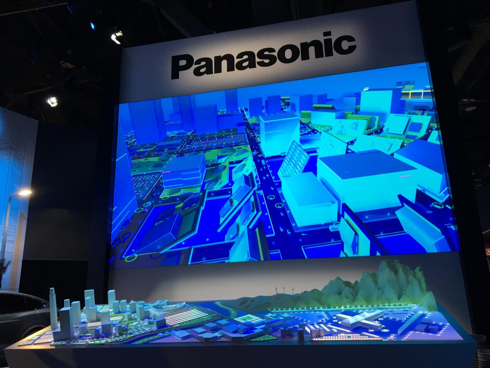 BAM mixes Panasonic CES 2017 Show!